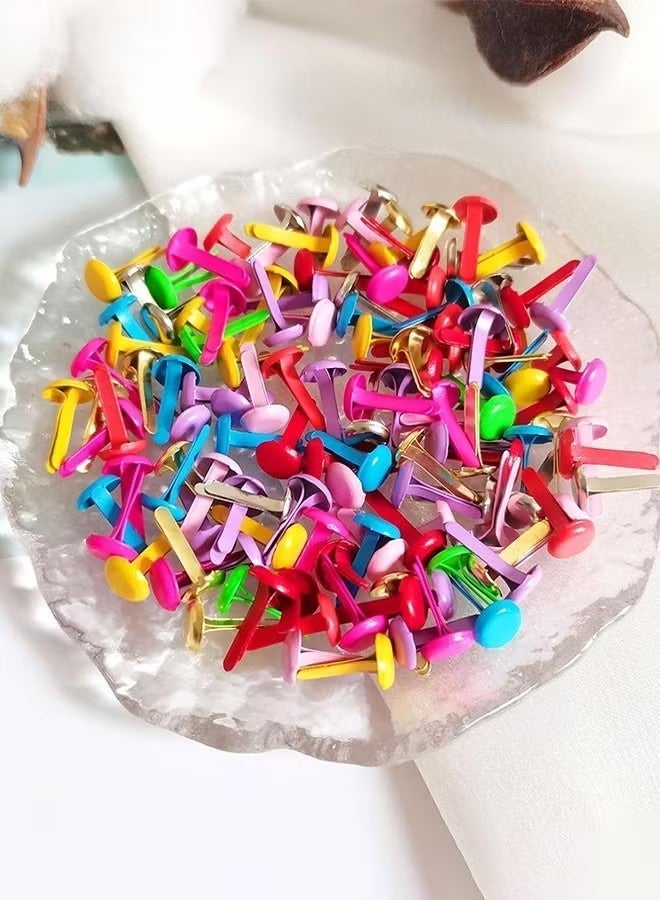 200 قطعة من دبابيس التثبيت متعددة الألوان، دبابيس تثبيت دائرية لسجل القصاصات، دبابيس تثبيت ورقية، دبابيس تثبيت للحرف اليدوية والفنون والمشاريع المدرسية ومستلزمات سجل القصاصات الزخرفية (0.24 × 0.5 بوصة) - Image 3